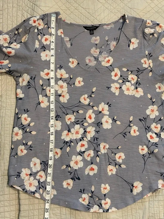Lucky Brand Gray Floral V-Neck 3/4 Sleeve Top - Picture 8 of 9